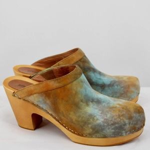 Jeffrey Campbell Allen Tie Dye Platform Clogs Mules Blue Tan Heeled Size 9.5